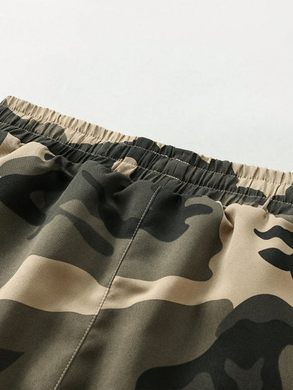 Sophisticated Men's Casual Cargo Pants: Crafted from soft, comfortable, non-stretch woven fabric. Features a dual-function elast