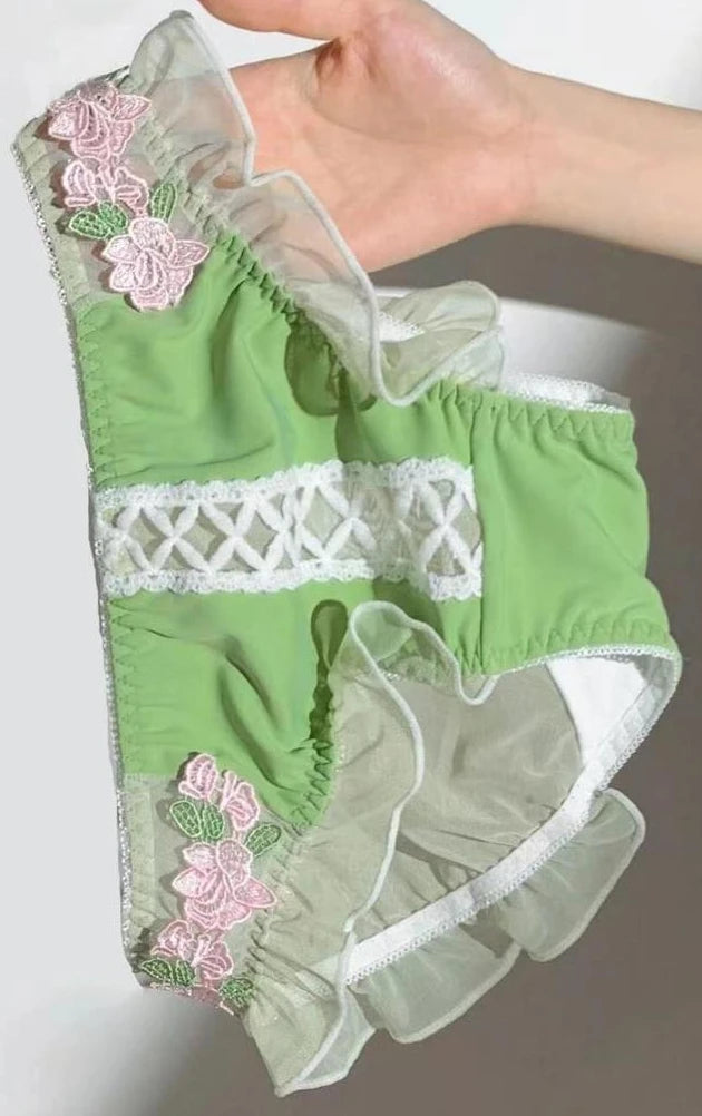 MOYISU New Vintage Embroidery Cream Sweet Flowers Pastoral Field Sexy Underwear for Women Small Breasts Pure Desire Gathered Up