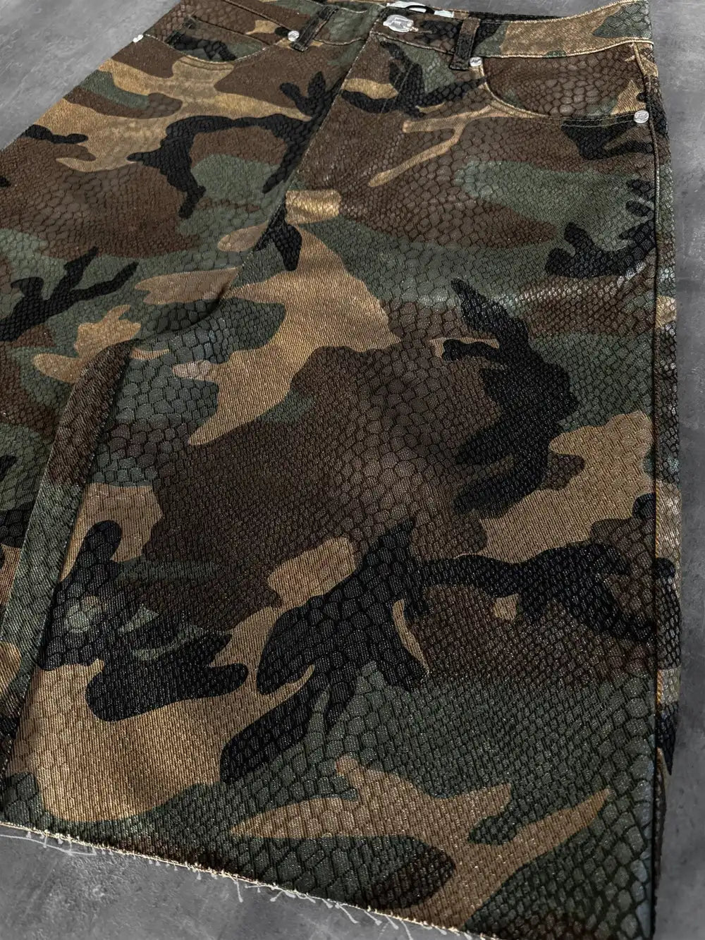 Retro Men Python Patterned Jeans High Street Straight Leg Baggy Wide Leg Camouflage Five Quarter Jeans Hip Hop Rock Unisex Jeans