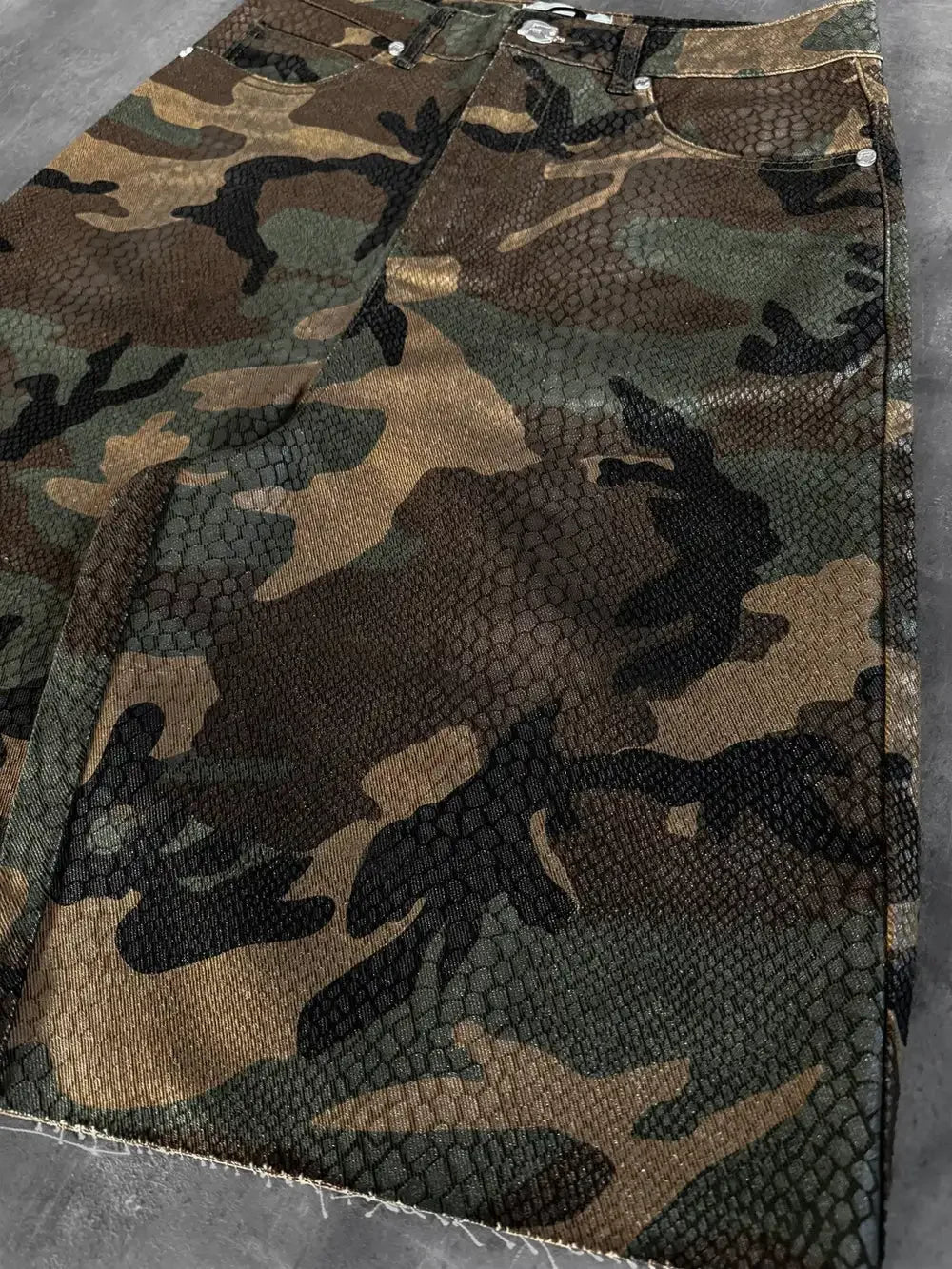 Retro Men Python Patterned Jeans High Street Straight Leg Baggy Wide Leg Camouflage Five Quarter Jeans Hip Hop Rock Unisex Jeans