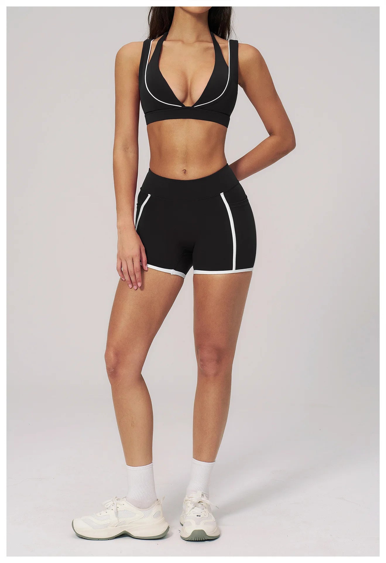 Women Deep V Neck Sports Bra Wide Strap Open V Back Contrast Piping Padded Push Up Gym Workout Top Yoga Bras Activewear Summer